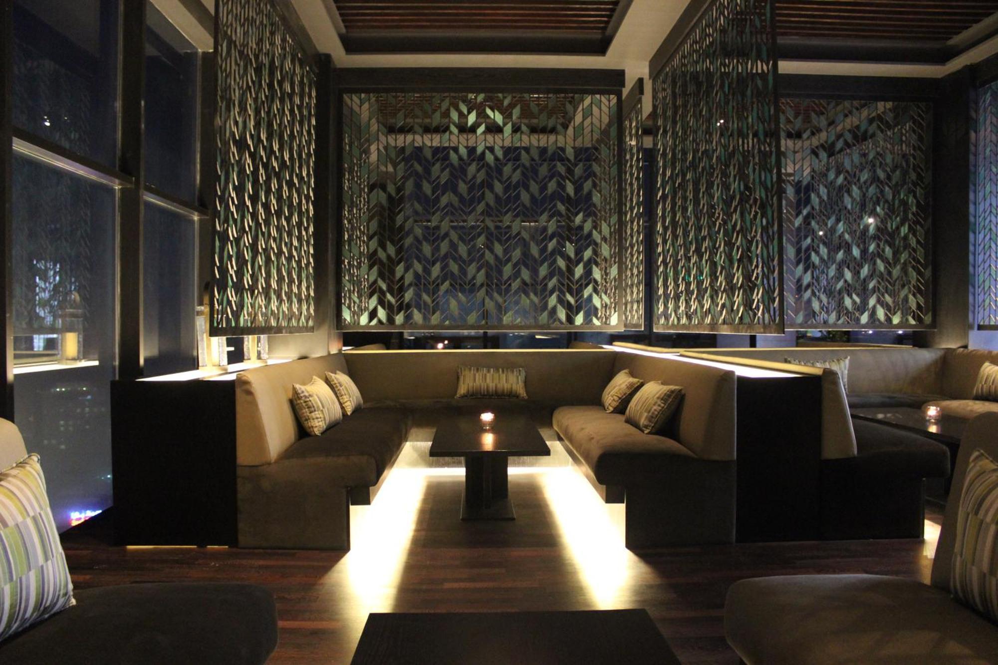 Ramee Grand Hotel And Spa Manama Exterior foto The interior of the bar