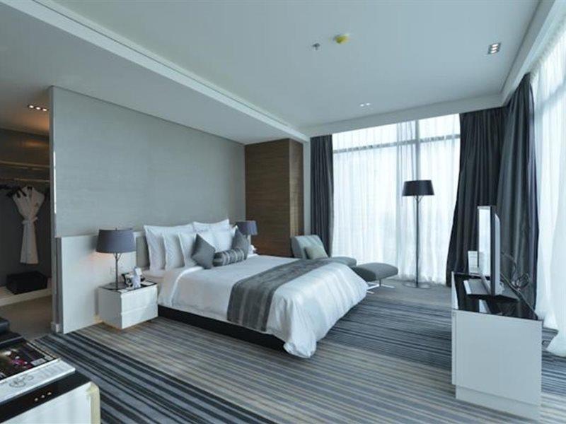 Ramee Grand Hotel And Spa Manama Exterior foto A bedroom
